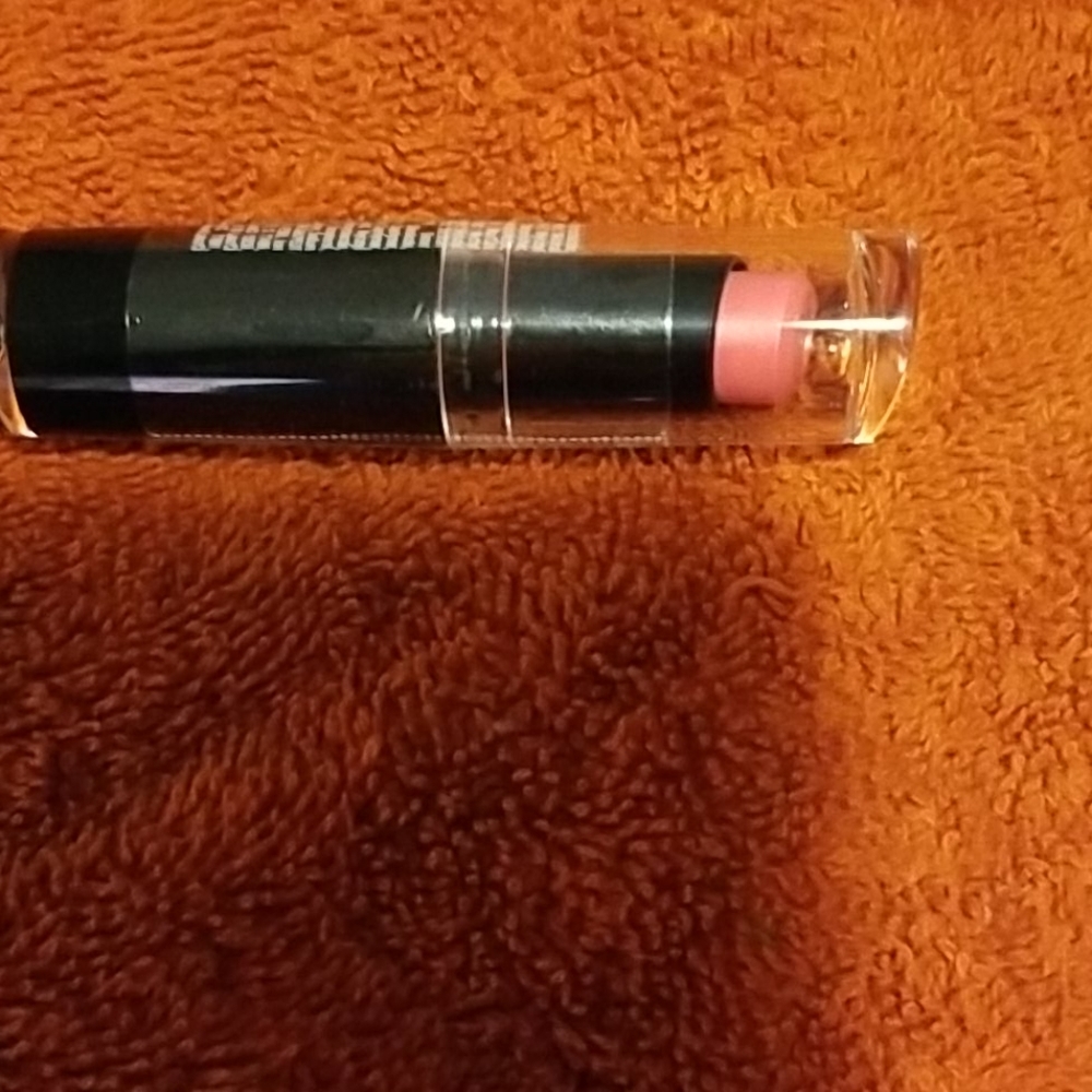 Assorted Makeup - Picture 14 of 14